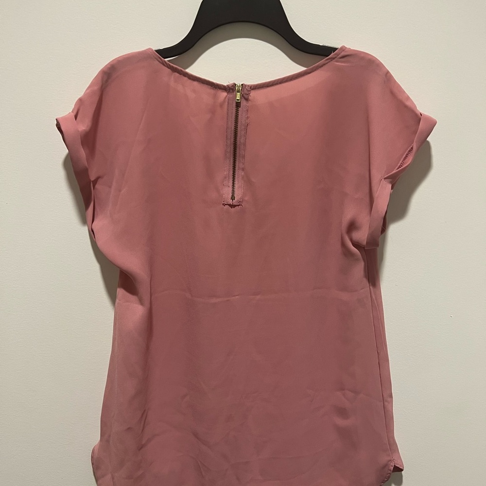 Pink Rose Mauve Short Sleeve Zip-Back Blouse